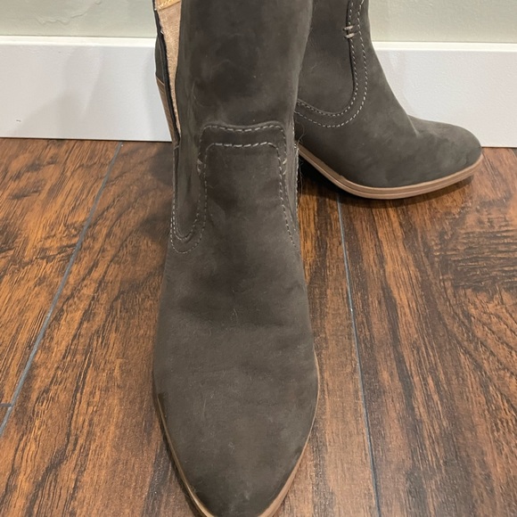 Express Booties - Picture 3 of 4